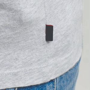 T-shirt 100% coton à impression personnalisée pour homme avec coupe régulière et design graphique contrasté - Product Image 5