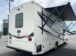 Camping-car de luxe d'occasion Jayco AlanteS 26Y 2016 Crème avec rayures noires, véhicule étendu à extension coulissante - Product Image 3