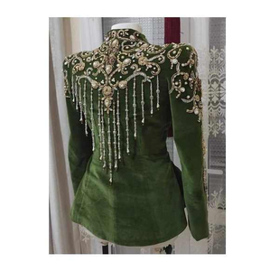 Chaqueta vaquera corta de moda para niñas bordada a mano con cuentas perfecta para un aspecto informal y moderno - Product Image 5