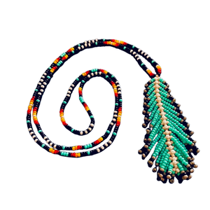 สร้อยคอทำมือประดับขนนกและลูกปัดเม็ดเล็ก ขนาด 26 นิ้ว |   เครื่องประดับสไตล์โบฮีเมียนฮิปปี้แบบชนเผ่าท้องถิ่น - Product Image 1