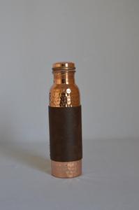Bouteille d'eau martelée en cuivre naturel 100% avec poignée en cuir et poignée Nouveau design Luxueux Bouteille en cuivre de style unique fantaisie - Product Image 5