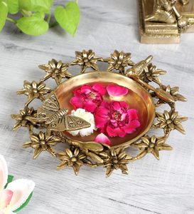 Placez-le sur une table basse de table console ou entrée Son laiton réfléchissant et ses motifs naturels en font une pièce d'accent focale - Product Image 4