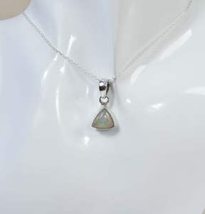 Pendentif en opale éthiopienne, collier en argent sterling, pierre précieuse, fait à la main, pierre de naissance d'octobre, bijoux en pierre naturelle, cadeau - Product Image 6