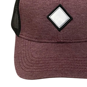 Casquettes de baseball Snapback classiques confortables de haute qualité en gros chapeau de camionneur en maille 5 panneaux avec bord incurvé conception unie vierge - Product Image 3