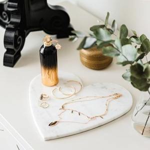 Planche à découper en forme de coeur blanc Plateau de cuisine élégant pour couper l'affichage de service Cadeau Design élégant avec utilisation polyvalente - Product Image 5