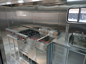 Remorque de restauration mobile 8,5' x 20' avec plateforme de 5' pour événements, traiteur, barbecue + livraison gratuite - Product Image 3