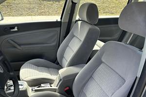 Volkswagen Passat GL 1.8T Wagon 2004 - Product Image 4