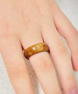 Anillos de madera curvada personalizables Gran anillo de boda personalizado Anillo de madera artesanal con material de madera grabado gratis - Product Image 1