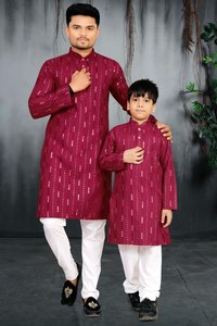 โอบกอดประเพณีการเฉลิมฉลองกับผู้ชายหรือเด็กผู้ชายที่กำลังจะมาถึงนี้สวม Kurta ที่ทำจากผ้าพรีเมี่ยมเช่นผ้าฝ้ายนุ่ม/มัสลิน - Product Image 5
