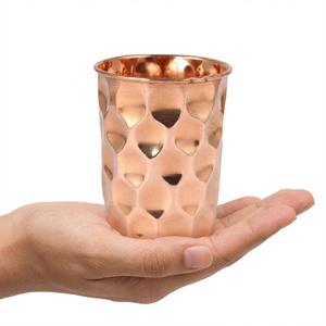 Vaso de Cobre Sólido Puro de Fabricación India con Diseño de Diamante para Beber en la Oficina, Restaurante o Camping - Product Image 1