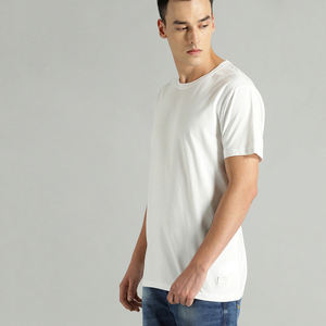Wholesale Custom 100% Cotton <b>Men's</b> Slim Fit Tee <b>shirt</b> Longer drop <b>Curved</b> <b>Hem</b> Round Neck Muscle Fitness <b>Men</b> Gym <b>T</b> <b>shirt</b> - Product Image 3