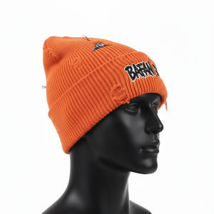 Gorro de Punto Premium de 300 GSM, Tejido Acrílico Suave y Cálido, Color Naranja Sólido, Logotipo Bordado Personalizado, Gorro Jacquard - Product Image 3
