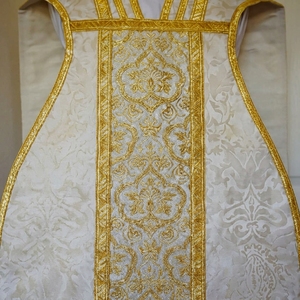 <b>White</b> <b>Silk</b> Roman Chasuble Gold Damask Brocade Hand Embroidery Catholic Priest Vestment Liturgical Clergy Mass <b>Robe</b> Set - Product Image 4