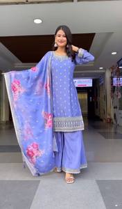 Dernier Designer Heavy Silk Broderie Séquence Travail Palazzo Suit Par FabZone - Product Image 3