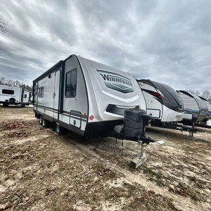 Remolque de Viaje Moderno Usado Winnebagos Industries Minnie 2401RG 2021-2024 de 27 pies 4x4 para 5 y 4 Personas - Product Image 1