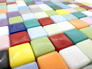 Carreaux de mosaïque en céramique carrés colorés 10x10mm, 200g, 16 couleurs mélangées, modernes, écologiques, résistants à l'eau, finition mate, épaisseur 3,5mm - Product Image 4