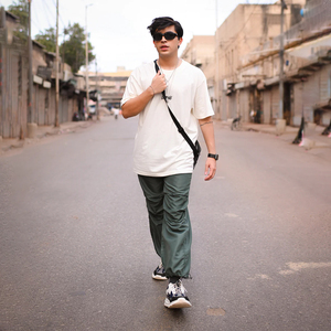 T-shirt blanc pour homme personnalisable en coton de bambou, logo surdimensionné, manches courtes, épaules tombantes, vêtements en vrac personnalisés, lettres longues - Product Image 4