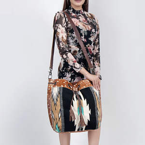 Meilleure vente Couverture de selle occidentale en cuir de vachette usiné Design Sac seau Sculpture florale Sac à main occidental Accessoires pour femmes - Product Image 3