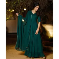 Gaun Malam Model Ball Gown Inayaat Satin Georgette Vintage Beraplikasi Lengan Panjang Warna Hijau dengan Payet Model Trumpet dan Kerah Sweetheart Tinggi