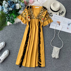 ผ้าลูกไม้แขนยาวยาวถึงพื้นสำหรับผู้หญิงผ้าคอตตอนปักลายดอกไม้เซ็กซี่แบบ100% พิเศษ - Product Image 1