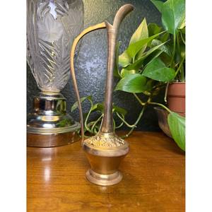 Usine directe Vintage laiton aiguière Vase orné du milieu du siècle Mini pichet décoratif Boho Accent - Product Image 1