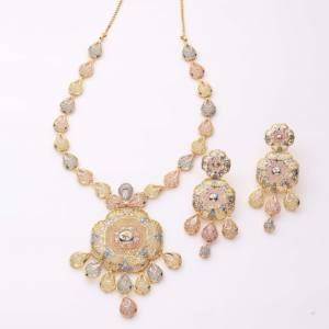 Ensemble de colliers modernes à 3 tons, bijoux à 3 tons, bijoux de mode personnalisés, ensemble de bijoux de luxe, ensemble de bijoux de formage à trois couleurs - Product Image 2