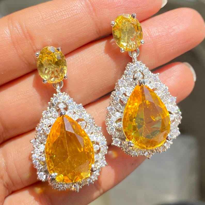 สีเหลือง