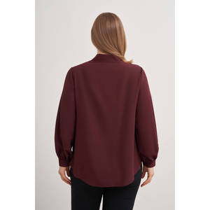 Chemise chic bordeaux ornée de dentelle avec col à volants pour femmes - Product Image 6