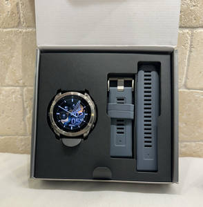 Garmins Fenix 8 51 mm AMOLED Zafiro Titanio con Correa de Cuero, Nylon y Titanio - Product Image 1