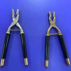 Alicates profesionales de acero inoxidable de alta calidad para extensiones de cabello con cinta, logotipo y embalaje personalizados - Product Image 5