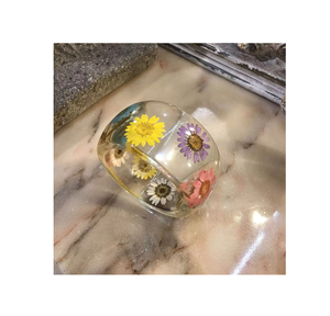 Vente en gros de bracelets fantaisie en résine bijoux cadeaux pour femmes design élégant de bonne qualité design fait main meilleure vente - Product Image 4