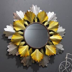 Notre miroir mural de vente chaude qui respire l'élégance intemporelle ce mur décoratif est conçu pour les nouveaux intérieurs de maison modernes - Product Image 1