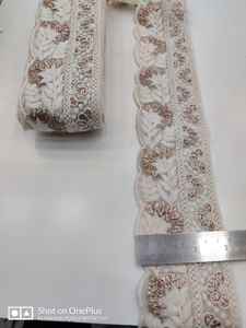 Rubans et dentelles en organza blanc de 1.5 pouces sur mesure conçus à la machine pour les robes de mariée - Product Image 4