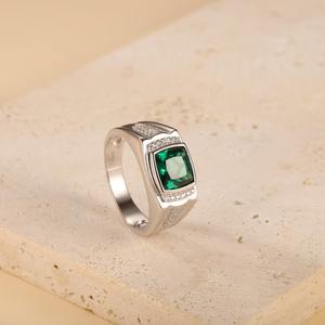 Anillo de Compromiso y Boda para Hombre, Estilo Vintage, con Esmeralda de Laboratorio y Circonitas Cúbicas, Plata de Ley 925, Certificado por Terceros - Product Image 2