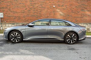Offre exceptionnelle : Lucid Air Grand Touring 2025 d'occasion, propre et prêt à être expédié - Product Image 5