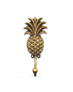 Cintre mural en métal design ananas en laiton Ak avec crochets décoratifs muraux finis dorés - Product Image 1