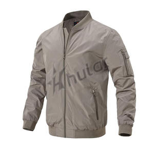 Chaqueta Bomber de satén amarilla informal personalizada para hombre para Otoño Invierno de nailon con cierre de cremallera y logotipo bordado - Product Image 6