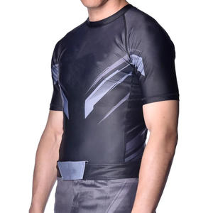 เสื้อรัดรูป rashguard แขนสั้นสำหรับผู้ชายชุดออกกำลังกายศิลปะการต่อสู้สีดำด้านออกแบบได้ตามต้องการ - Product Image 4