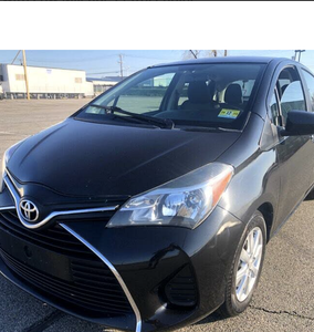 Toyota Yaris LE 2016 / Disponible à la vente avec faible kilométrage, moteur essence, véhicule d'occasion en excellent état et sans accident. Offre spéciale, conduite à gauche. - Product Image 3