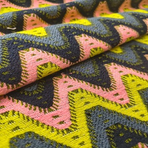 Tissu tissé Jacquard multicolore de luxe garçons filles teint en fil respirant matériau de sac lourd motif zigzag tricoté en chaîne - Product Image 4