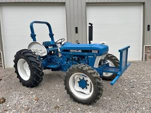 Tractor Agrícola New Holland 3930 4WD - Product Image 2