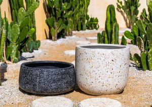 [Leo Nguyen Le] -Venta al por mayor Nuevo diseño grande jardín al aire libre flor amarilla fibra de vidrio/fibra de piedra macetas jarrones - Product Image 3