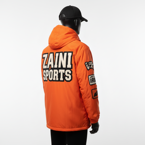 Chaqueta Cortavientos Premium de Poliéster para Hombre en Color Naranja con Logotipo Personalizado Bordado y Múltiples Parches - Product Image 3