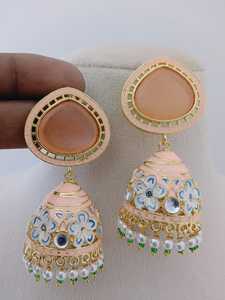 Conjunto de pendientes Meenakari Bloom Jhumkas, flores pintadas a mano, colección única de pendientes hechos a mano por artesanos de Silled para mujer - Product Image 3