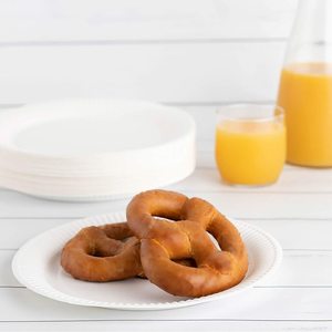 Assiettes en papier rondes blanches jetables Utilisées pour les articles de table, les événements, les activités et recyclables respectueux de l'environnement - Product Image 4