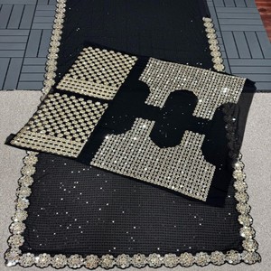 Saree en fausse georgette avec broderie à paillettes et chemisier assorti avec manches miroir - Product Image 2