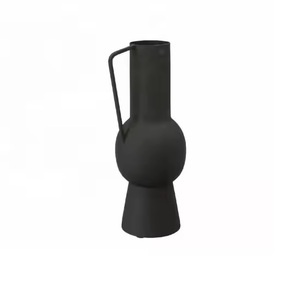 Vase de table créatif en aluminium en forme de fleur crème, écologique, style côtier, design moderne personnalisé pour mariages, maison, hôtel - Product Image 6