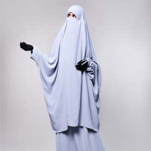 Ensemble élégant fait main en deux pièces pour femmes musulmanes, vêtements islamiques modestes, vente en gros, approvisionnement en vrac - Product Image 1