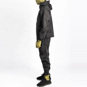 Nouvel arrivage de survêtement de fitness pour hommes survêtement à capuche avec fermeture éclair et pantalon deux pièces survêtements en nylon veste coupe-vent survêtements - Product Image 2