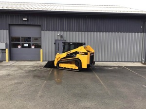 รถตักล้อยางขนาดเล็ก GEHL RT215 รุ่น Crawler Loader พร้อมปั๊มดีเซลและชิ้นส่วนหลัก 75KW - Product Image 1
